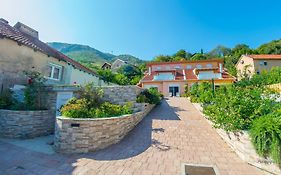 Apartments Enigma - With Private Parking